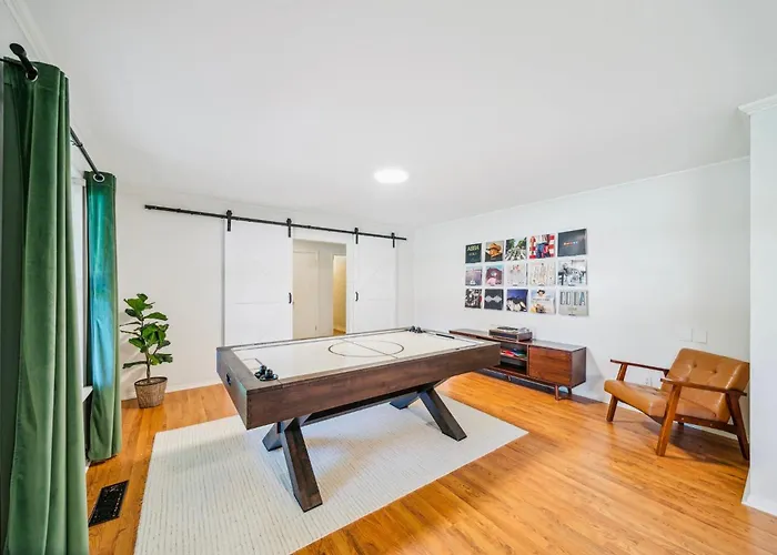 Сasa de vacaciones Heart Of Tulsa, Pool, Game Room, Sleeps 8 *