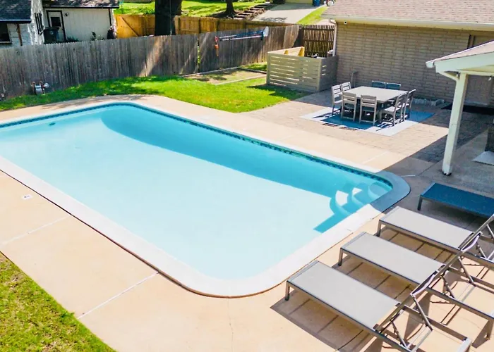 Heart Of Tulsa, Pool, Game Room, Sleeps 8 Tulsa